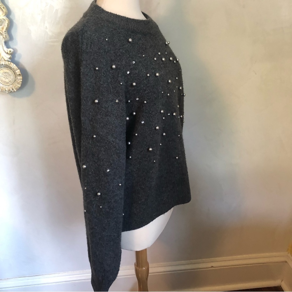 H&M oversized Soft, fine-knit sweater w/pearls & rhinestones Size Small - Picture 4 of 11